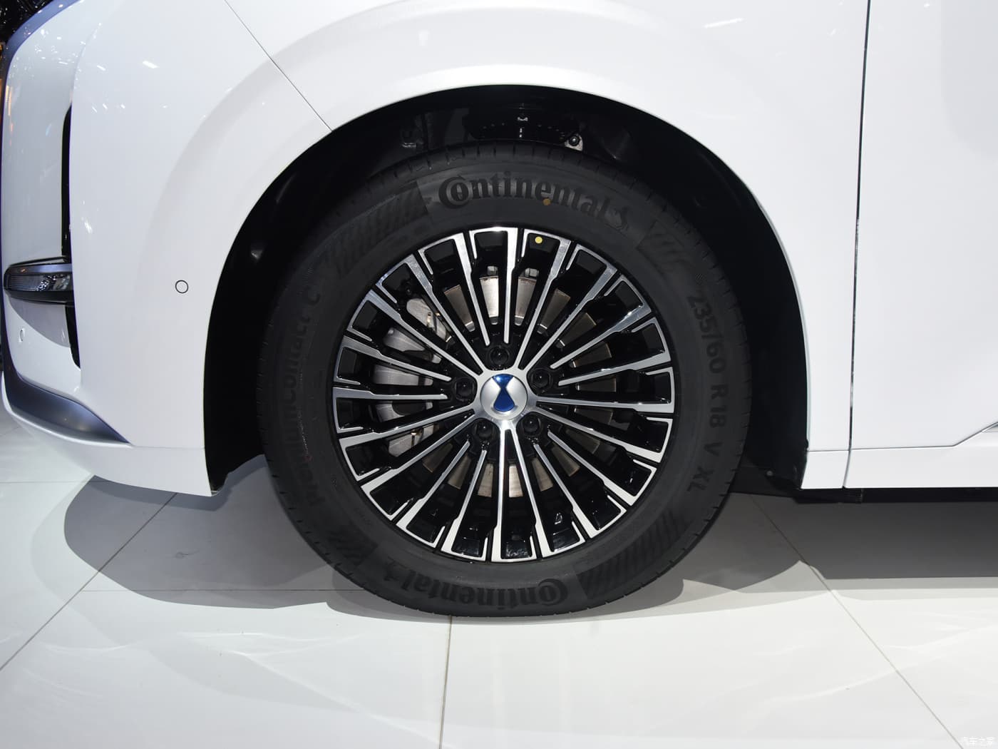 DENZA D9 EV